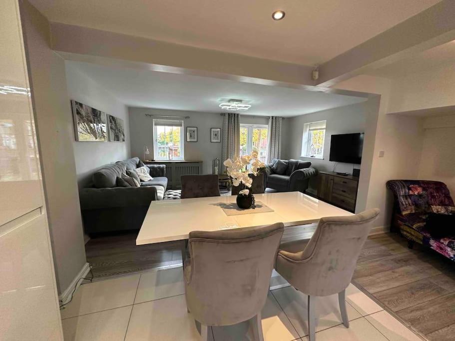 Waterside Mufc & Trafford Centre Townhouse 4 Bedroom Free Parking Manchester Extérieur photo